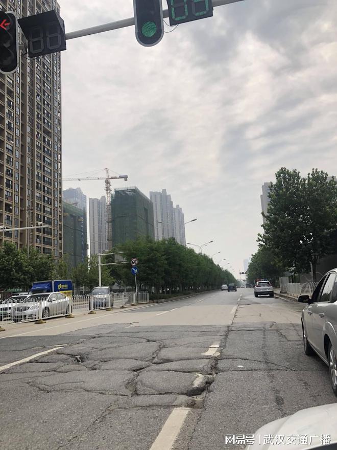 汉阳琴台大道焕新升级：道路扩容畅行架空管线入廊(图1)