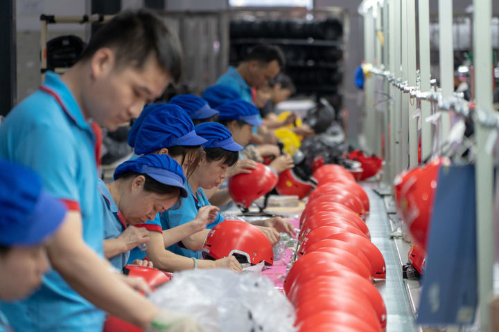 中国经济样本观察·县域样本篇｜江西山区小县如何用一根“细丝”拉出百亿级产业？(图5)