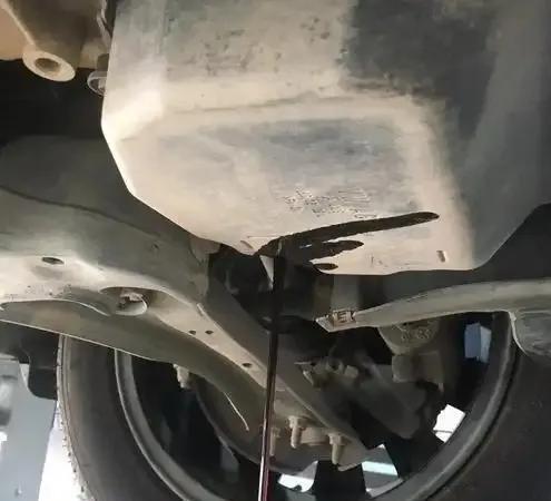 开车8万公里不换这几件配件后果你想象不到！(图4)